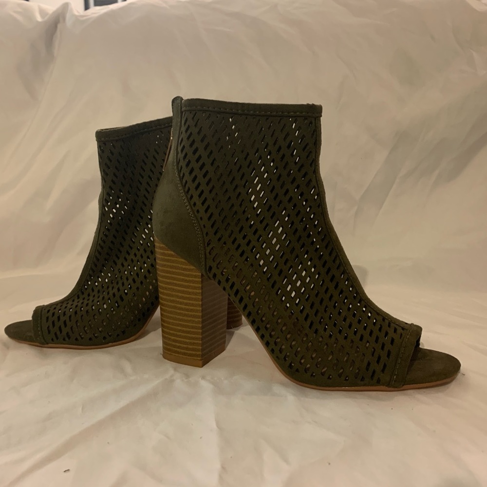 Woman’s Sandals